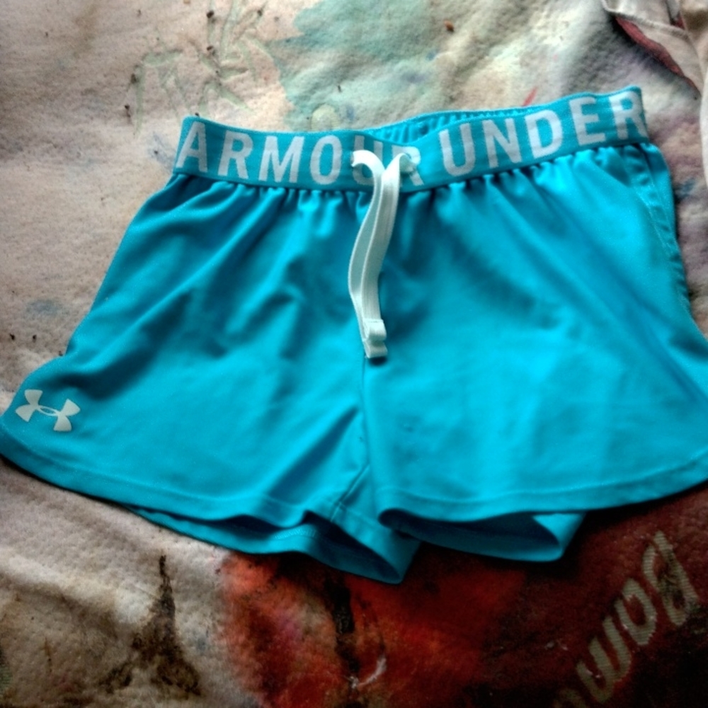 Blue girl's 💙 Under Armour shorts 🩳